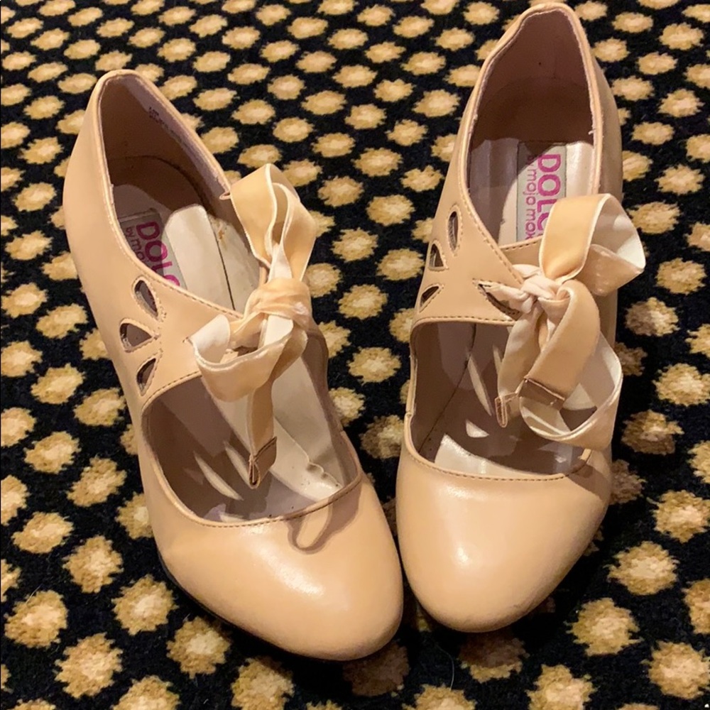 Tan leather heels